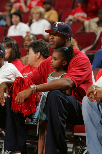 厄齐尔在右 厄齐尔在右